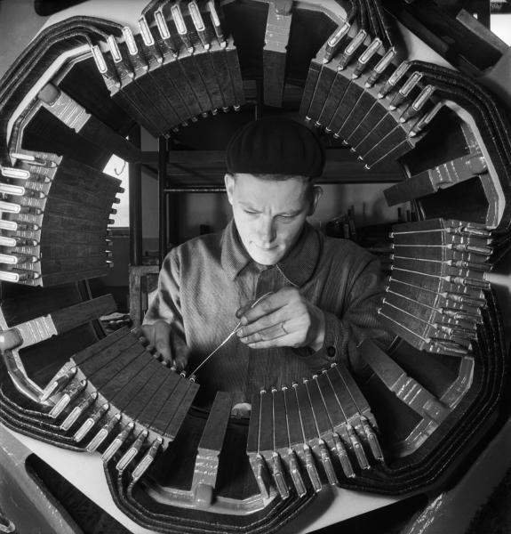 Hans Steiner, Officina ferroviaria, 1945-50 © Musée de l'Elysée, Lausanne
